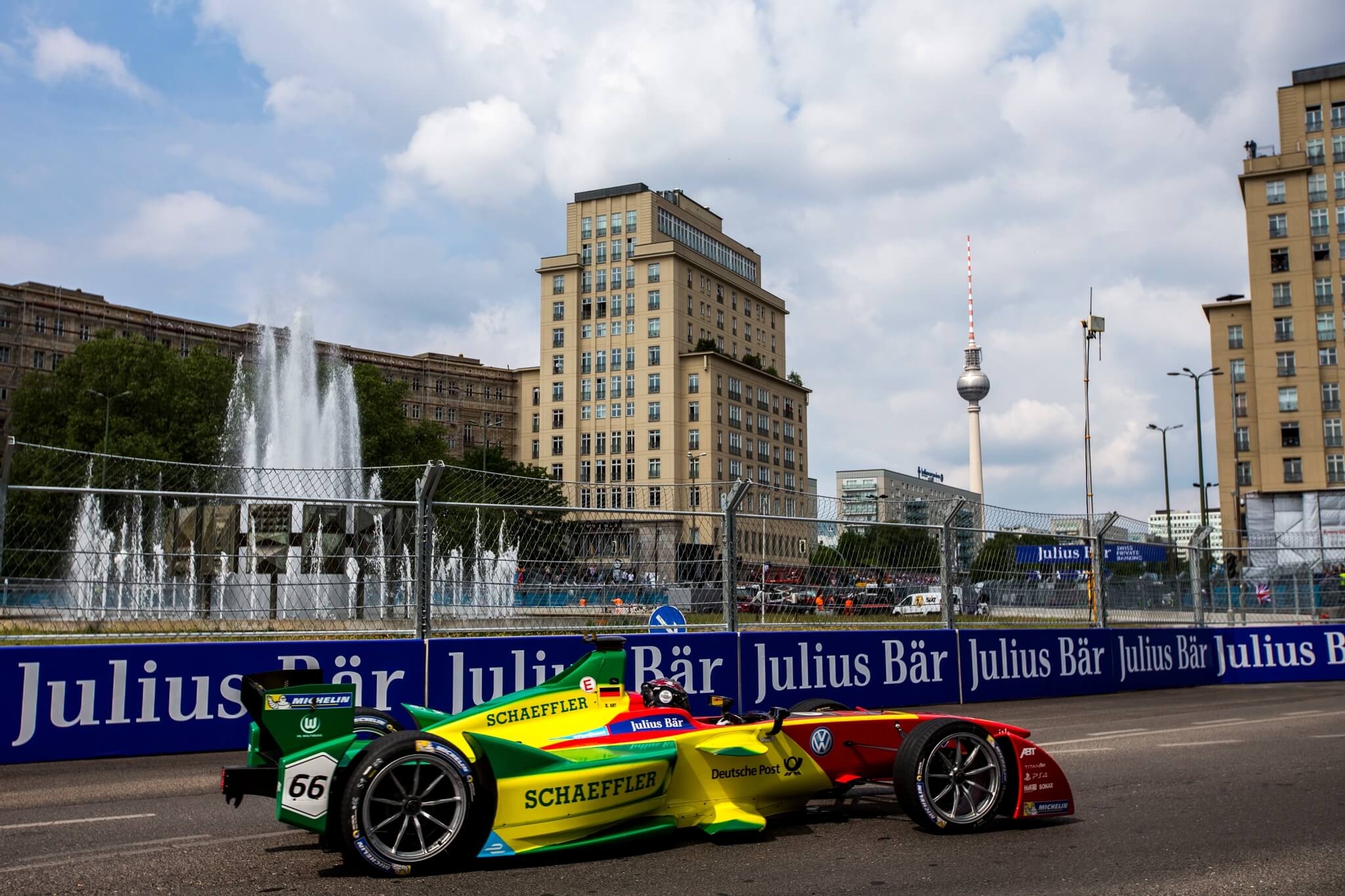 Daniel-Abt-Berlin-E-Prix-TV-Tower-Strausberger-Platz