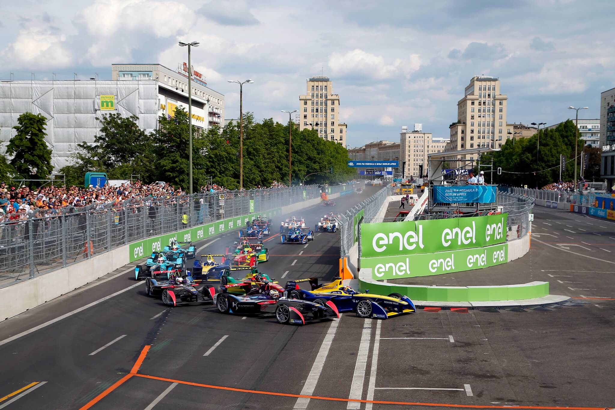 Race-Start-Berlin-Alexanderplatz
