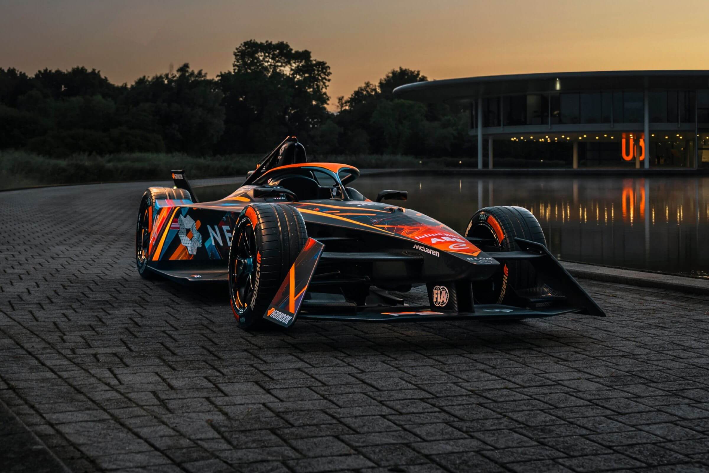 McLaren-Neom-AI-Livery-Formula-E-London-2023