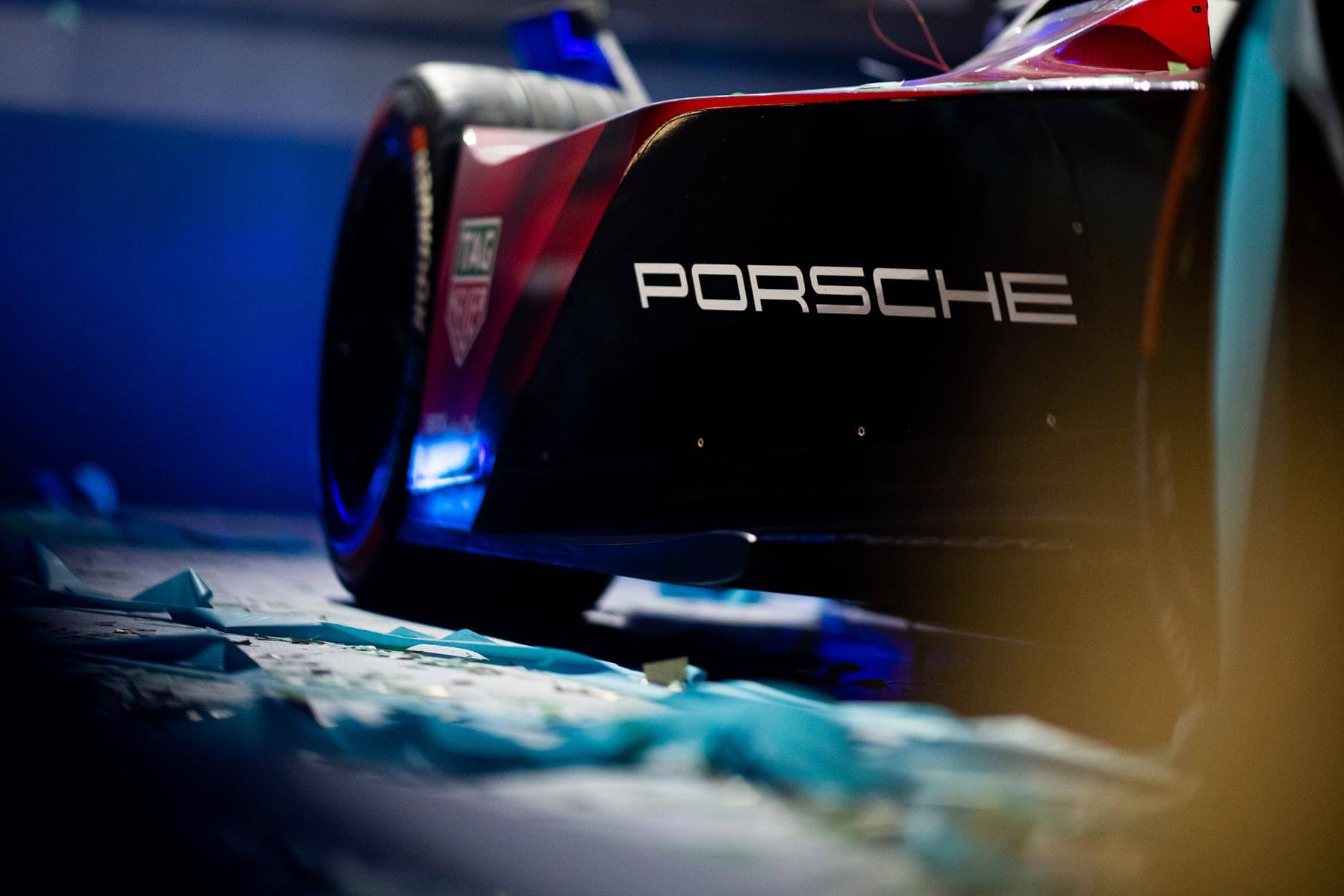 Porsche-Schriftzug-Formel-E-Auto
