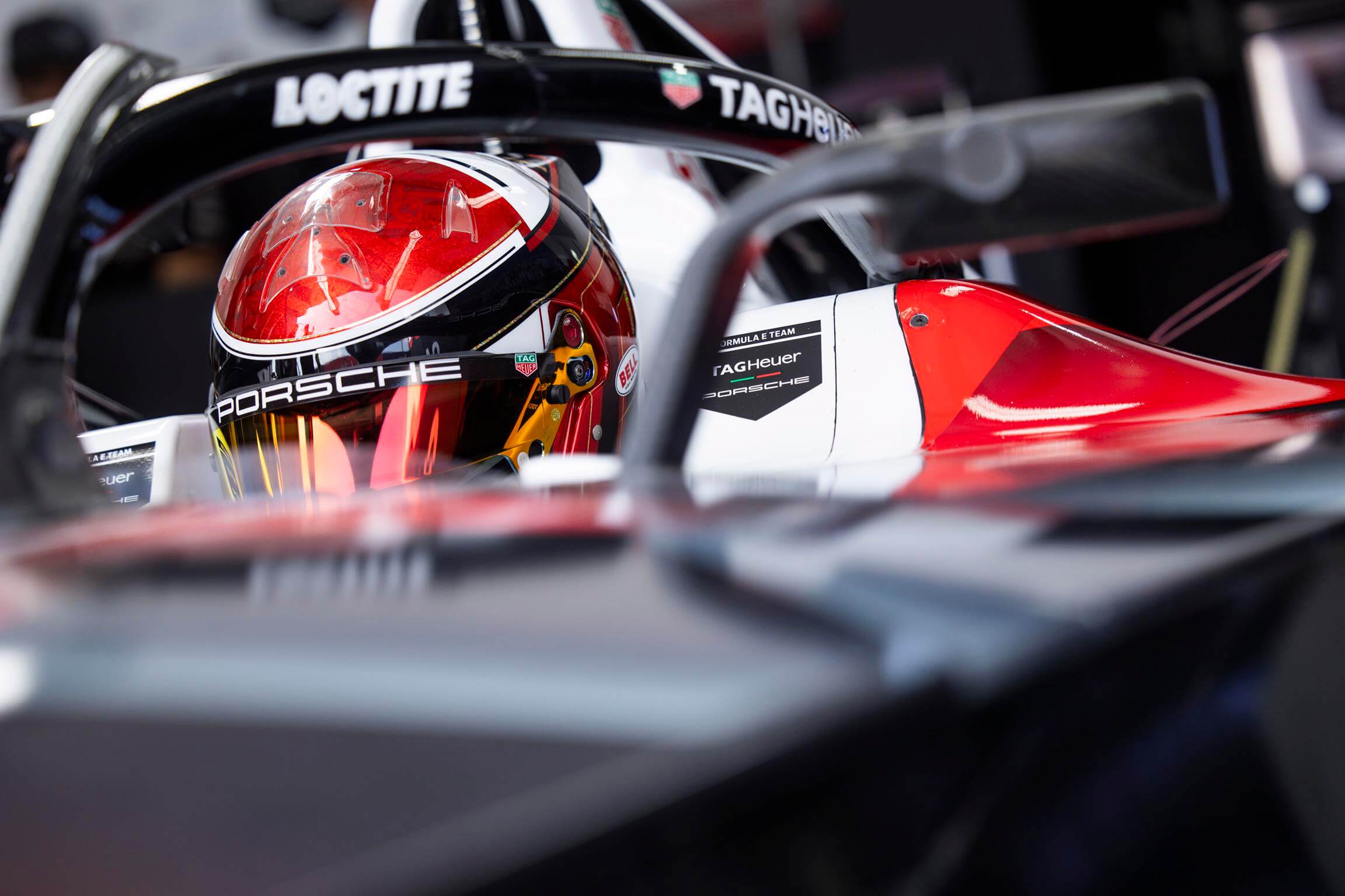 Pascal-Wehrlein-Cockpit-Porsche