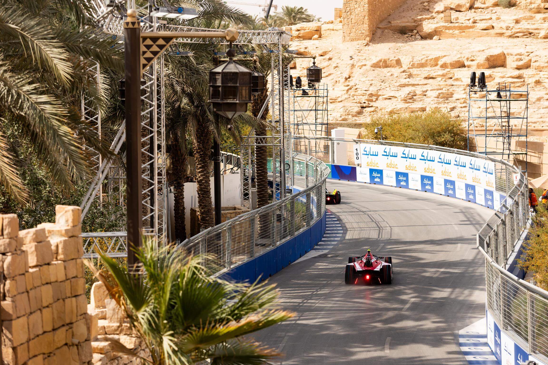 Formula-E-Car-Diriya-old-Walls