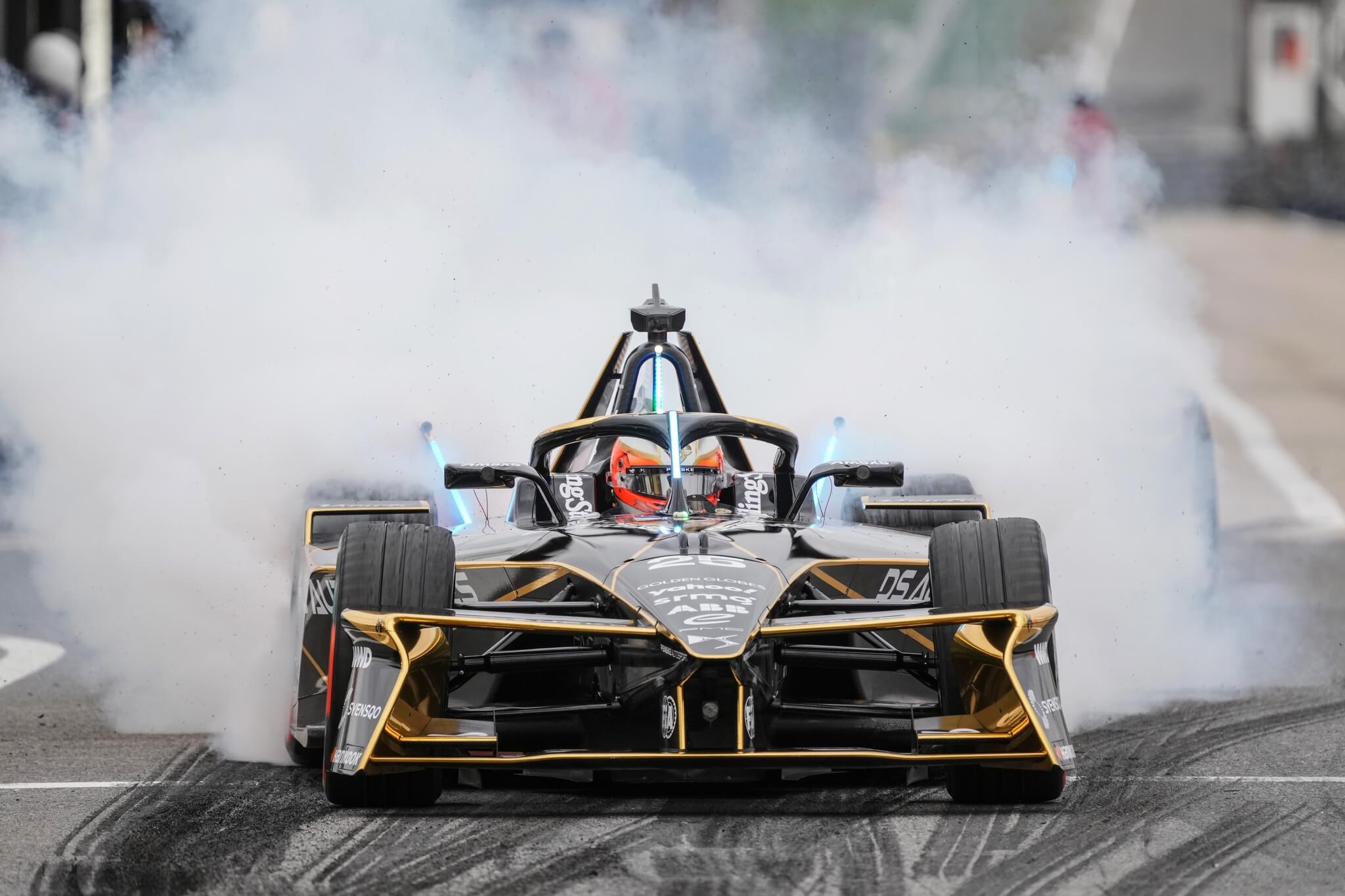 Jean-Eric-Vergne-Smoking-Wheels