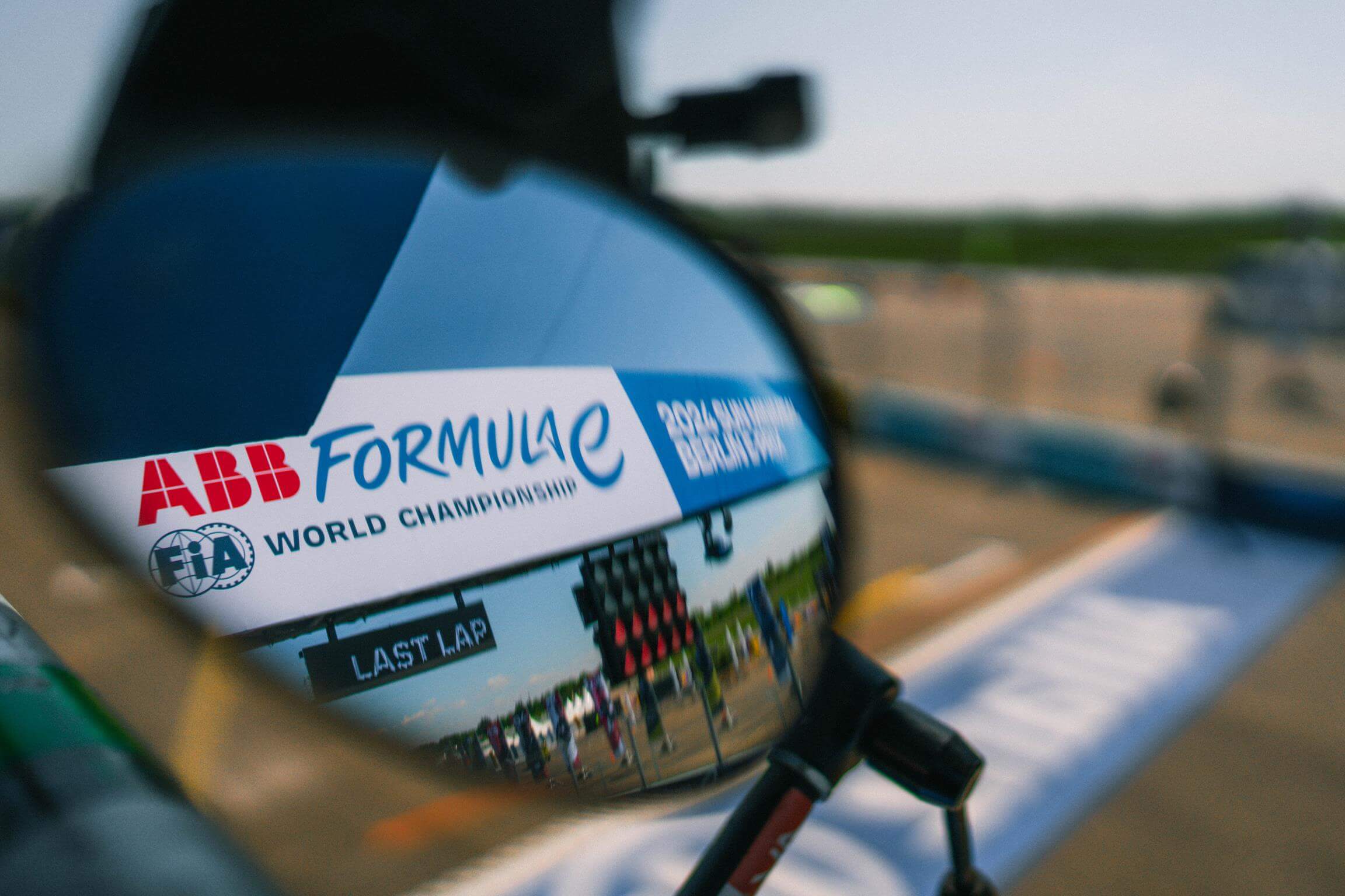 Formula-E-Logo-in-Mirror