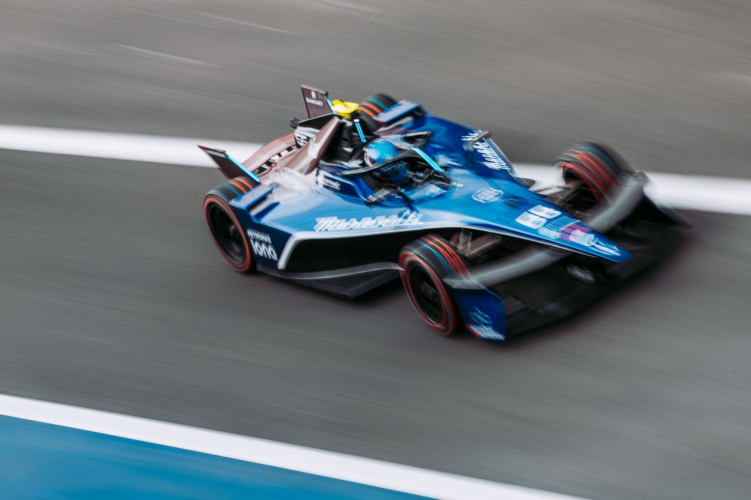 Jake Hughes im Maserati Tipo Folgore beim Freien Training zum Mexico City E-Prix 2025