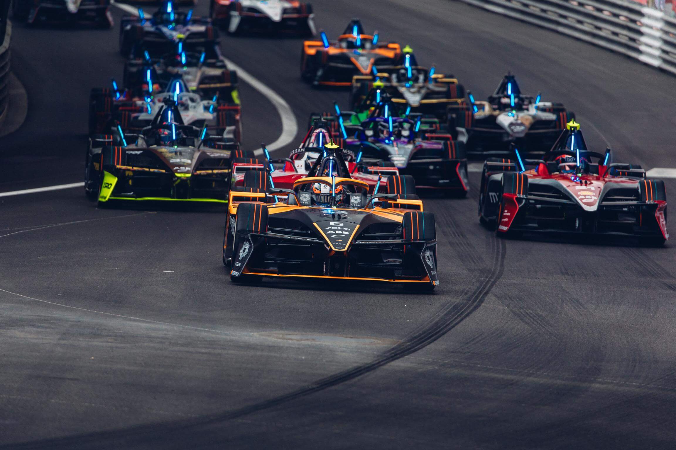 Formula-E-Cars-Monaco-Turn-1