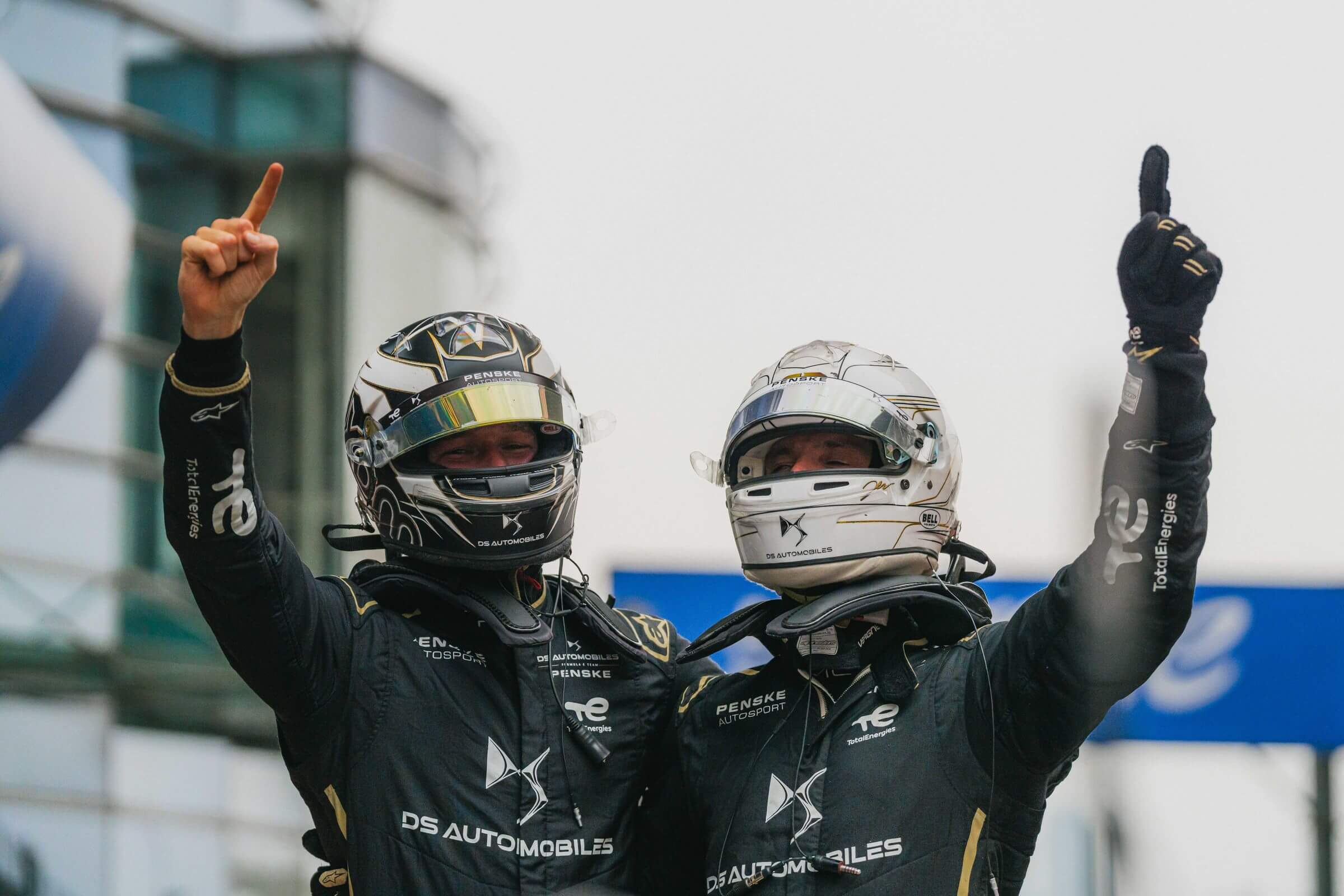 Günther-Vergne-celebrate