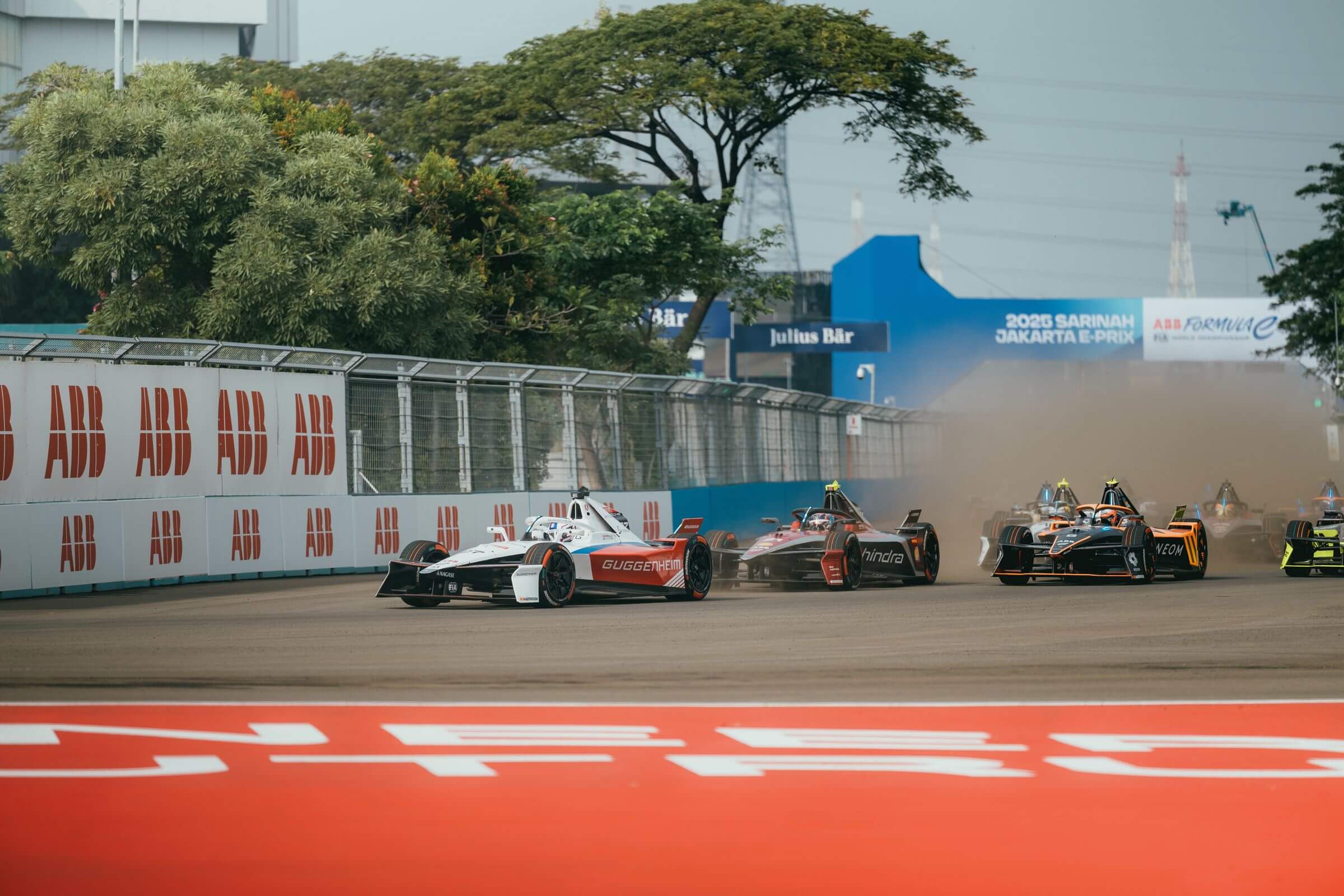 Jake-Dennis-leads-Nyck-de-Vries-in-Jakarta