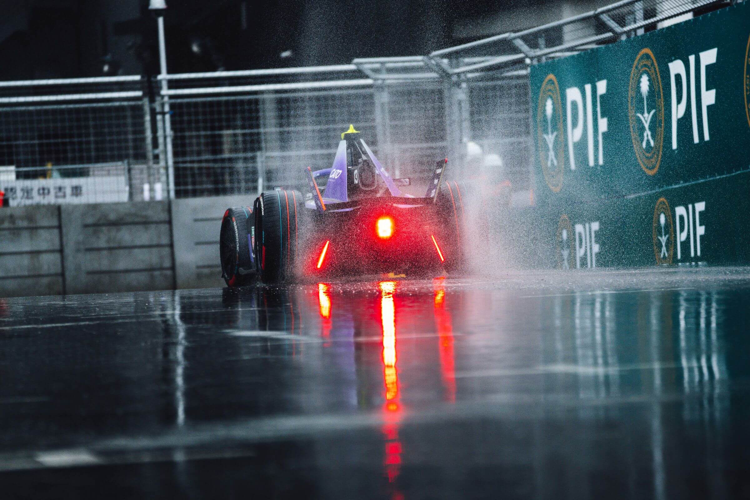 Porsche-Formula-E-Car-in-Rain
