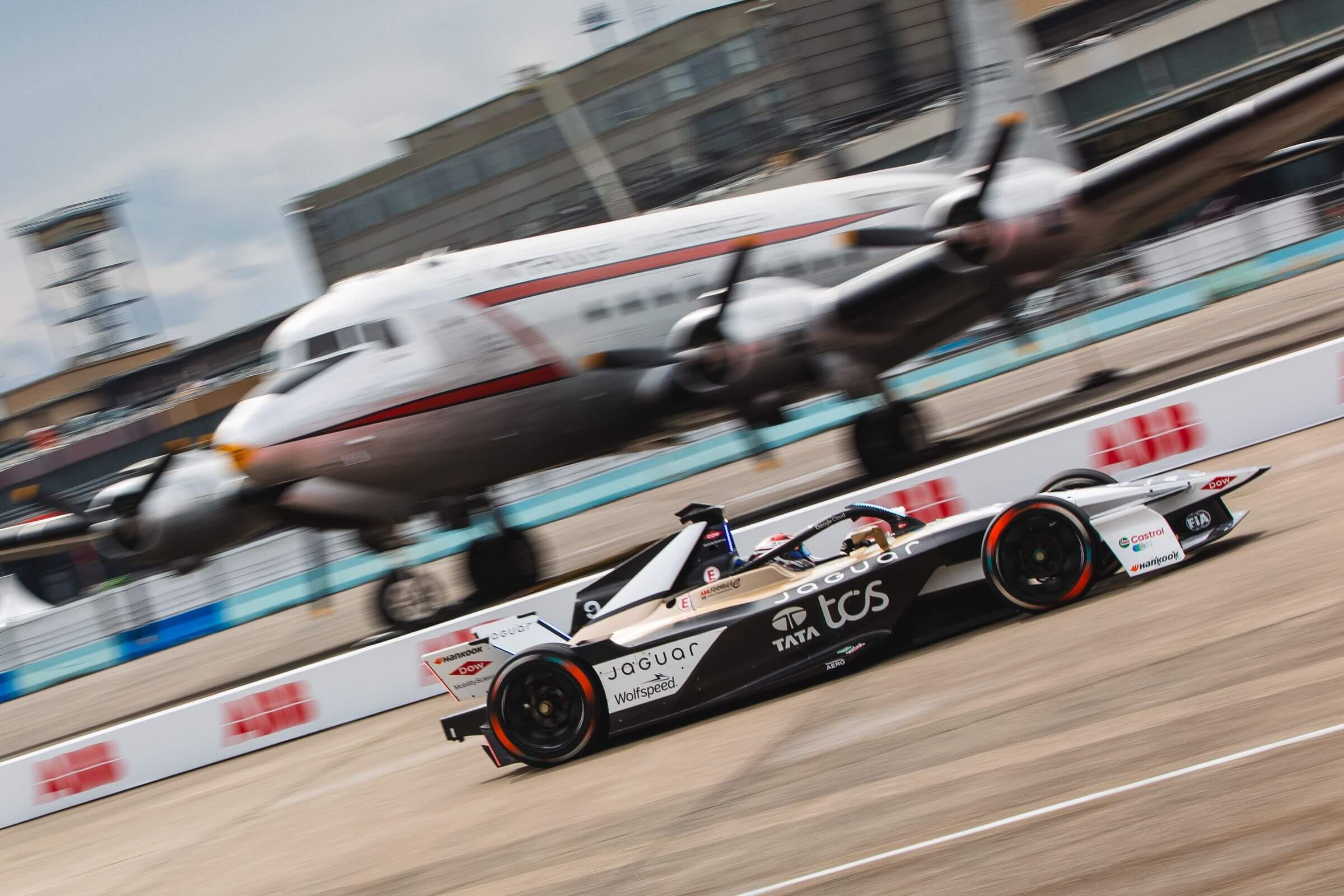 Mitch-Evans-Jaguar-Berlin-Plane