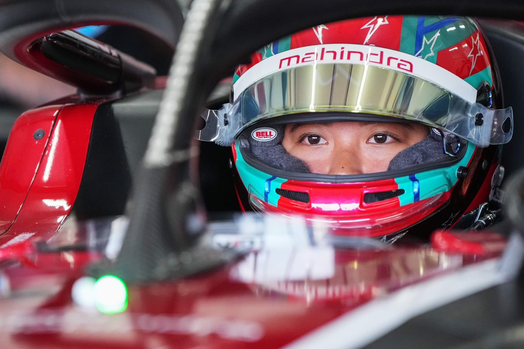 Chloe-Chambers-Mahindra-Racing-2025-Valencia-Test-in-car-visor-open