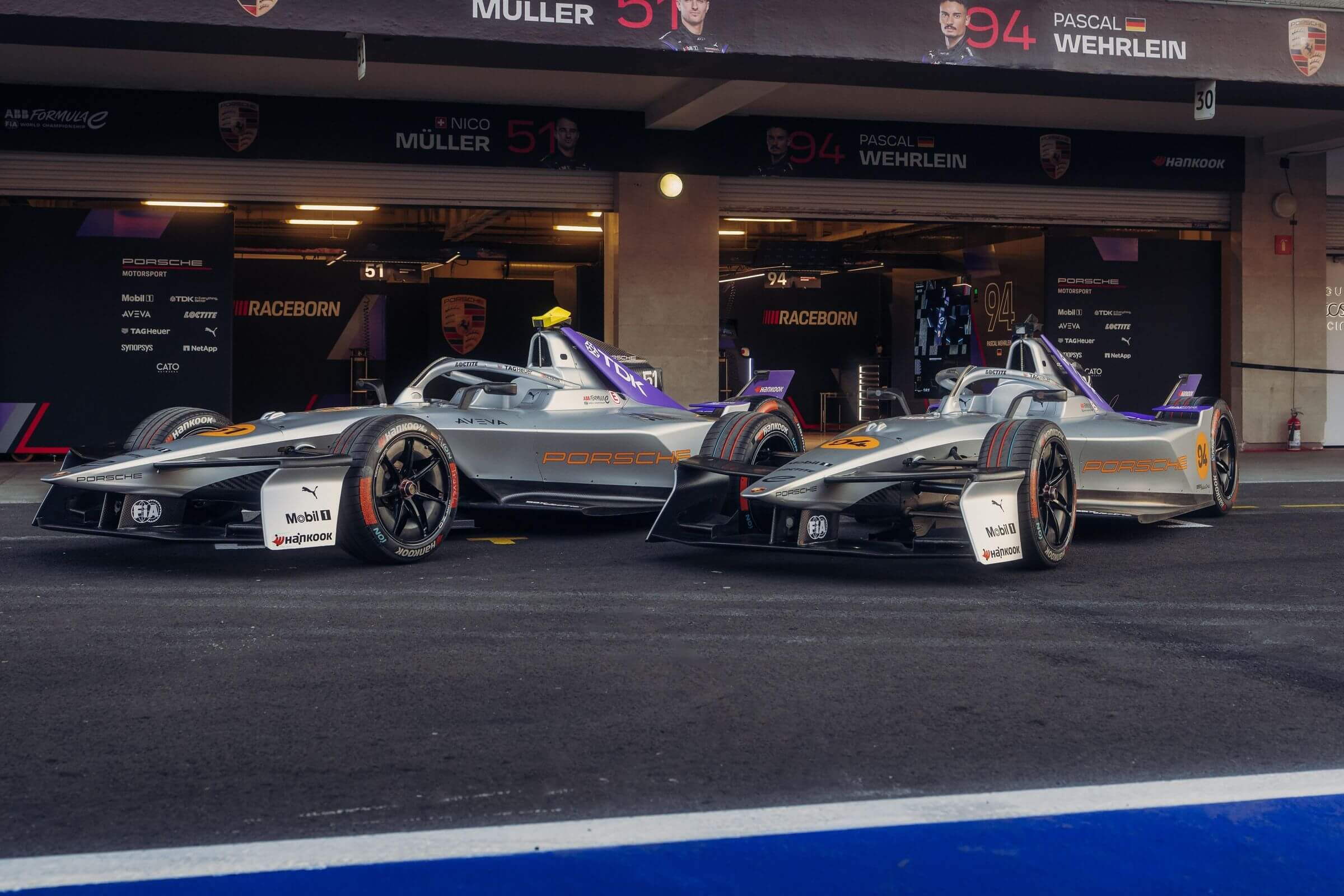 Porsche-2025-Mexico-City-E-Prix-special-livery-in-pitlane