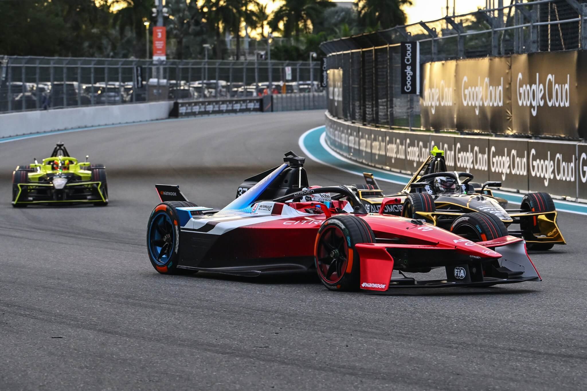 2025-Miami-E-Prix-Free-Practice-multi-cars