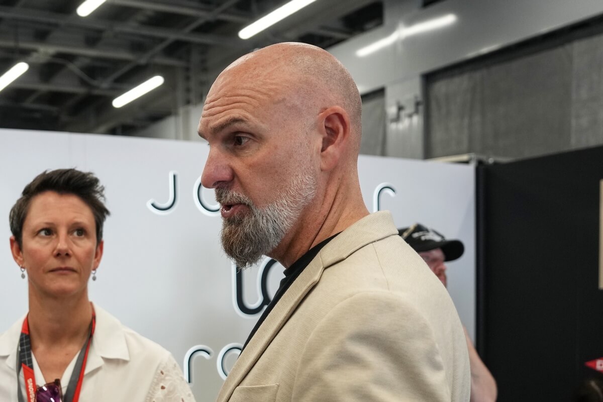 Jeff-Dodds-2026-Jeddah-E-Prix-Jaguar-garage