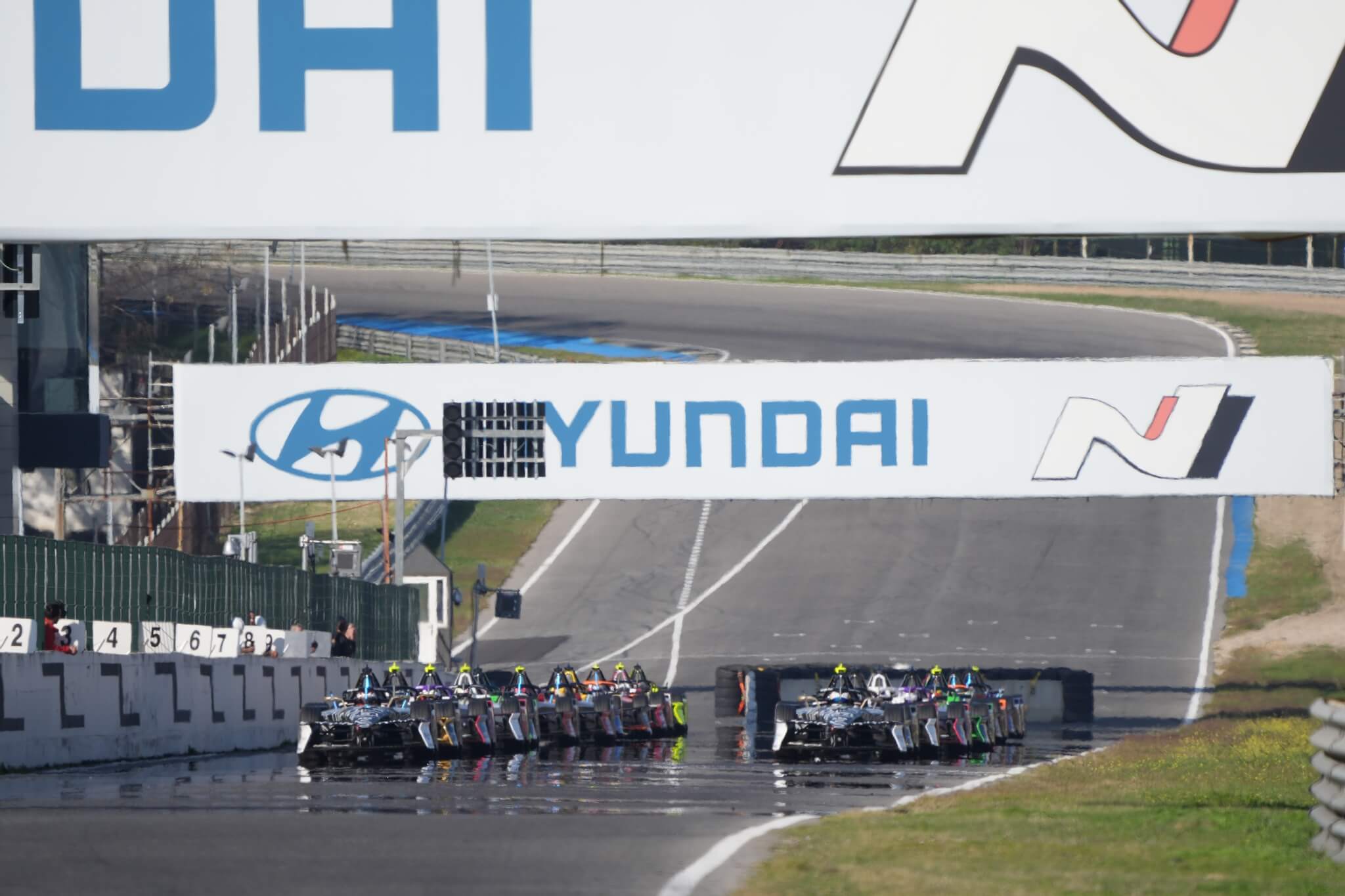 2024-Madrid-Test-Mock-up-race-start