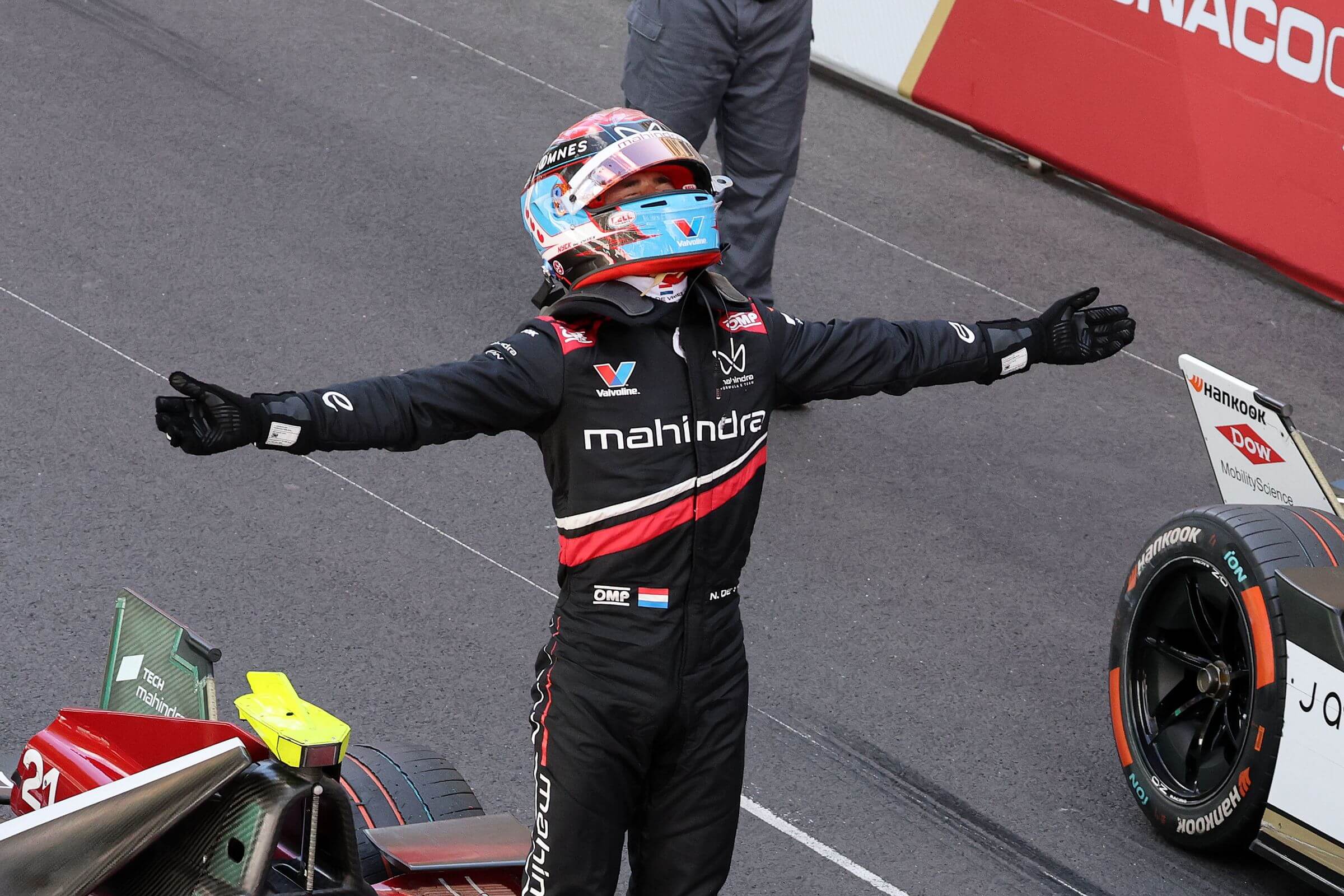 Nyck-de-Vries-Mahindra-Racing-standing-on-his-car-after-winning-the-2026-Monaco-E-Prix