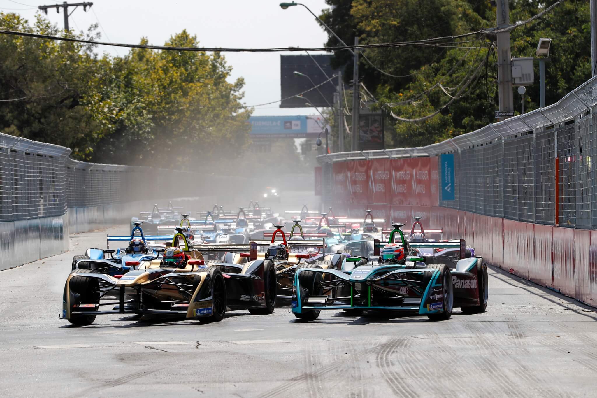 2018-Santiago-E-Prix-Start-multi-cars