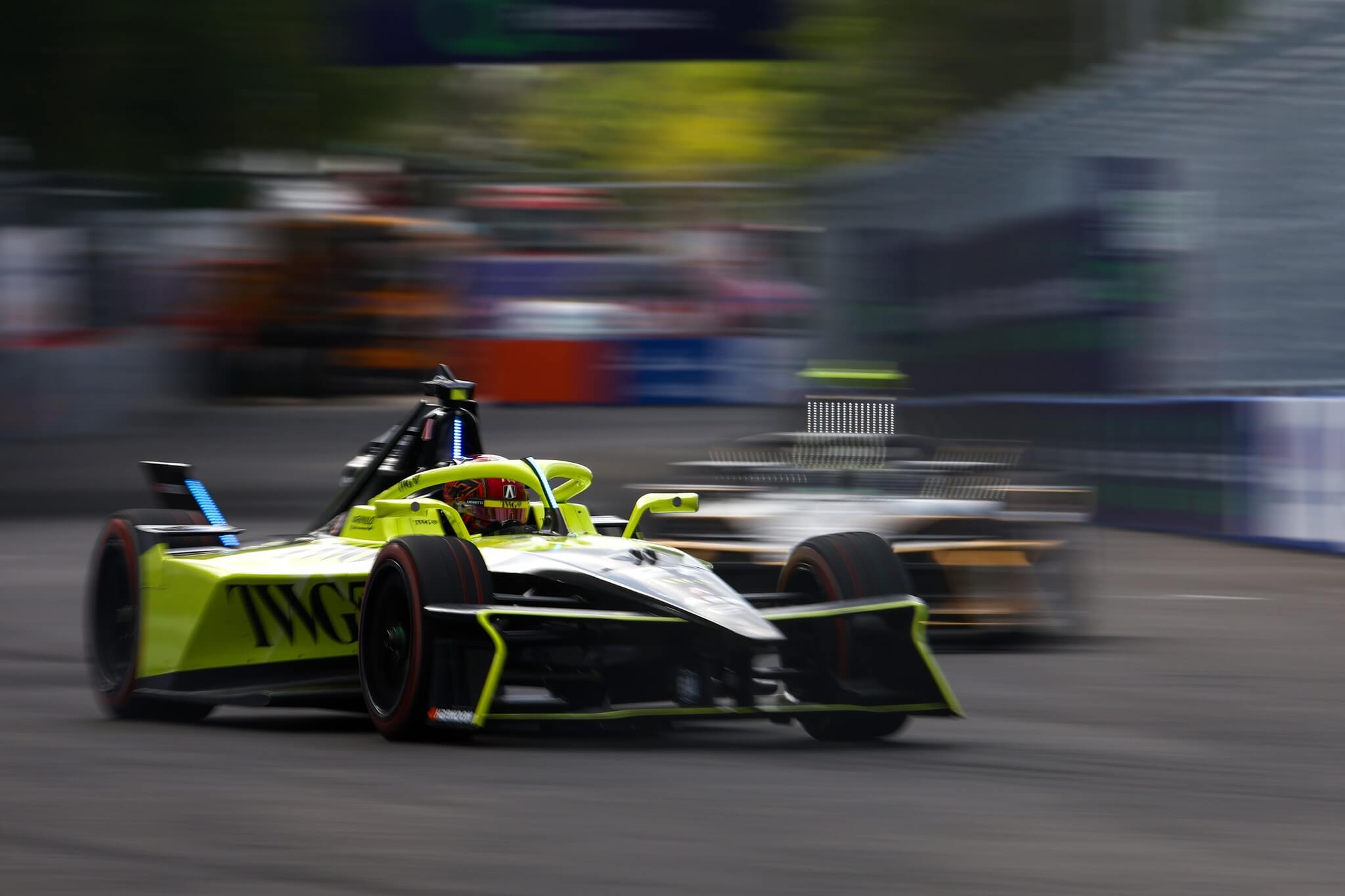 Jake-Dennis-Andretti-wins-in-Sanya