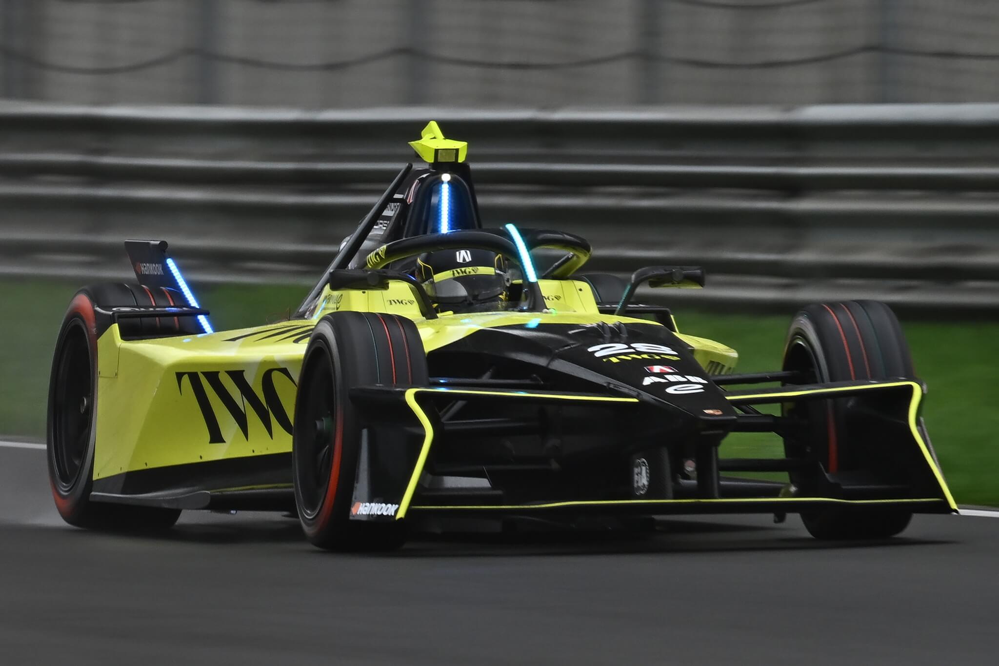 Taylor-Barnard-DS-Penske-Pole-Position-Shanghai