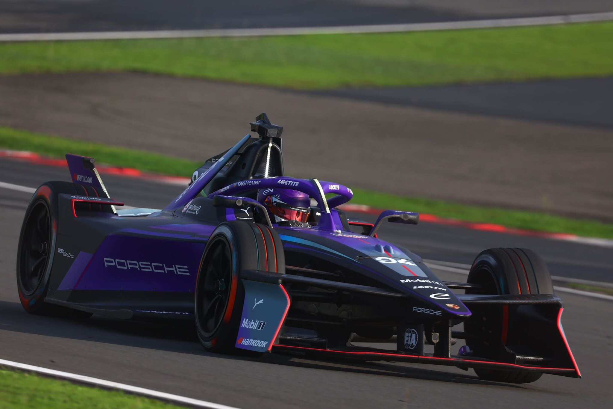 Pascal-Wehrlein-Porsche-Pole-Position-Shanghai-Saturday