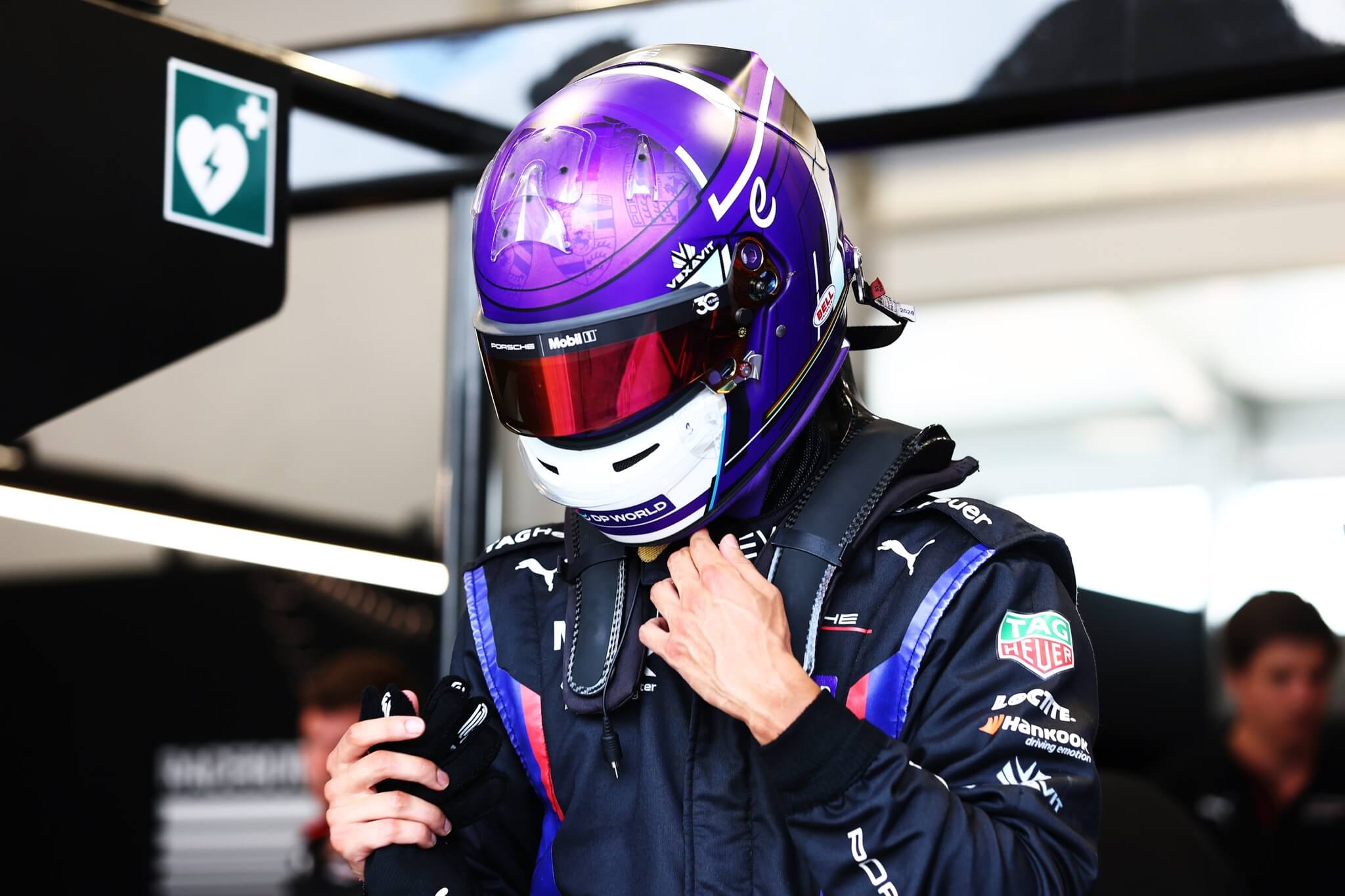 Pascal-Wehrlein-Porsche-wins-FP1-in-Shanghai