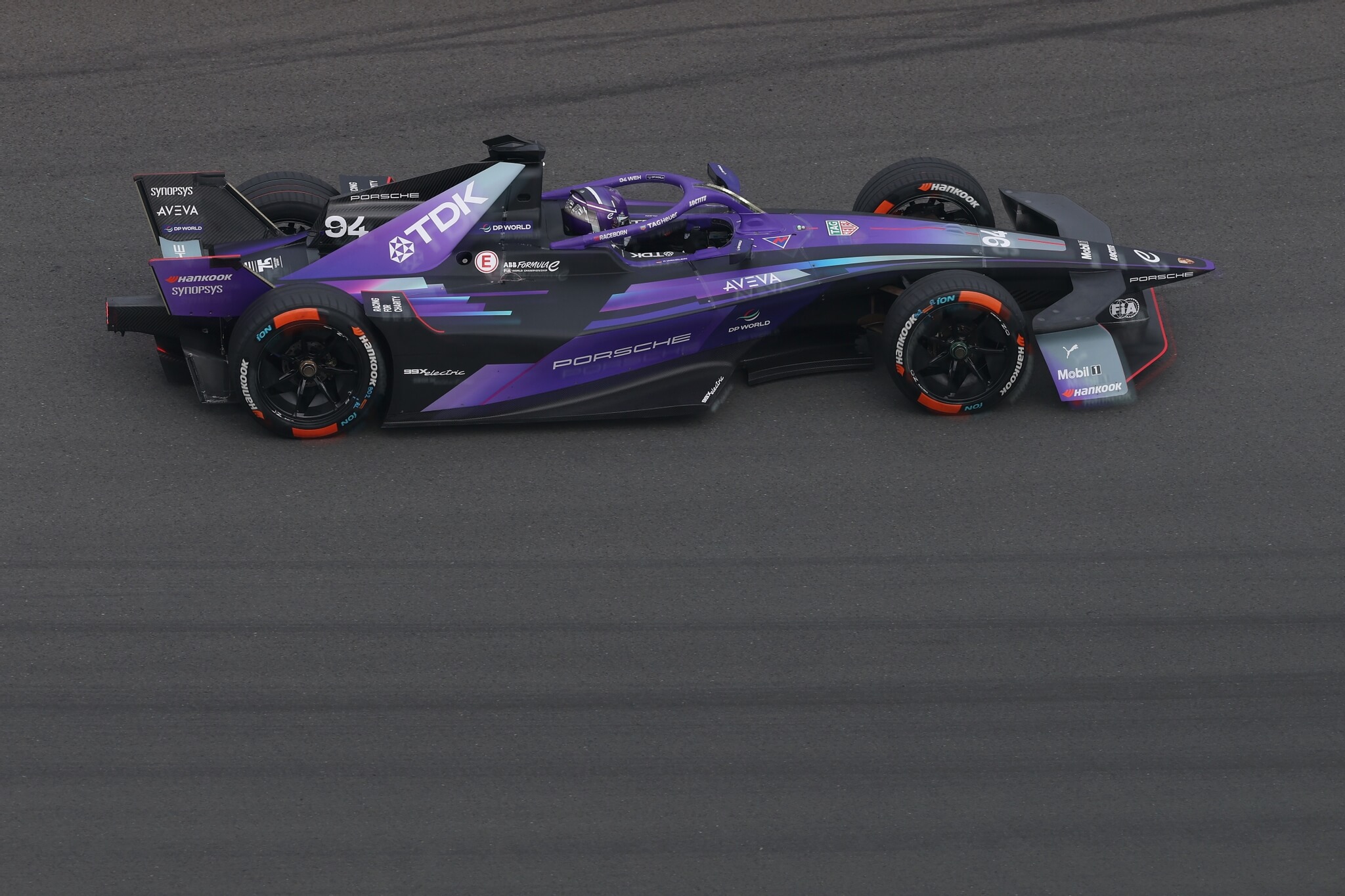 Pascal-Wehrlein-Porsche-wins-in-Shanghai-Saturday