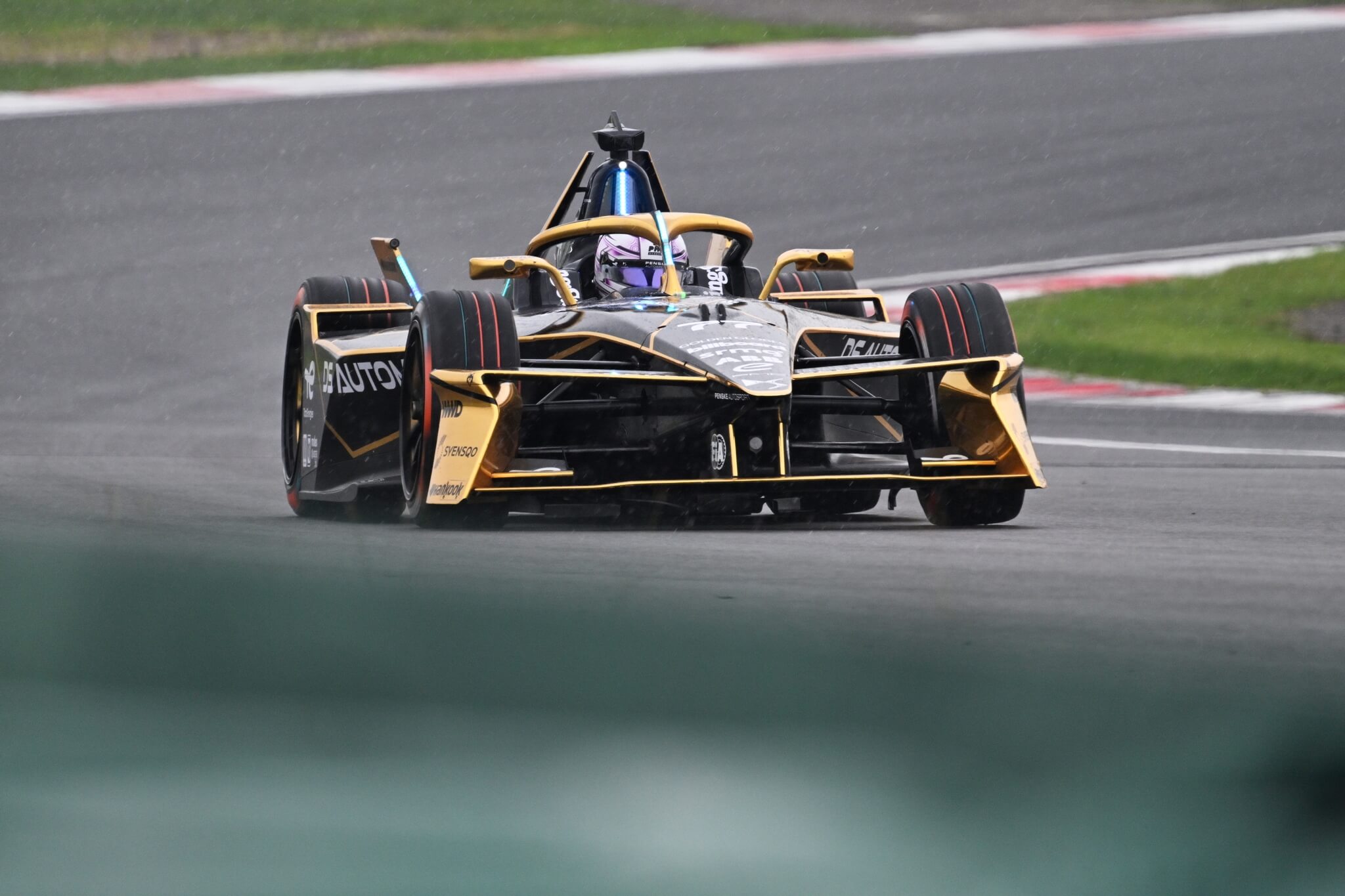 Taylor-Barnard-DS-Penske-wins-FP3-in-Shanghai