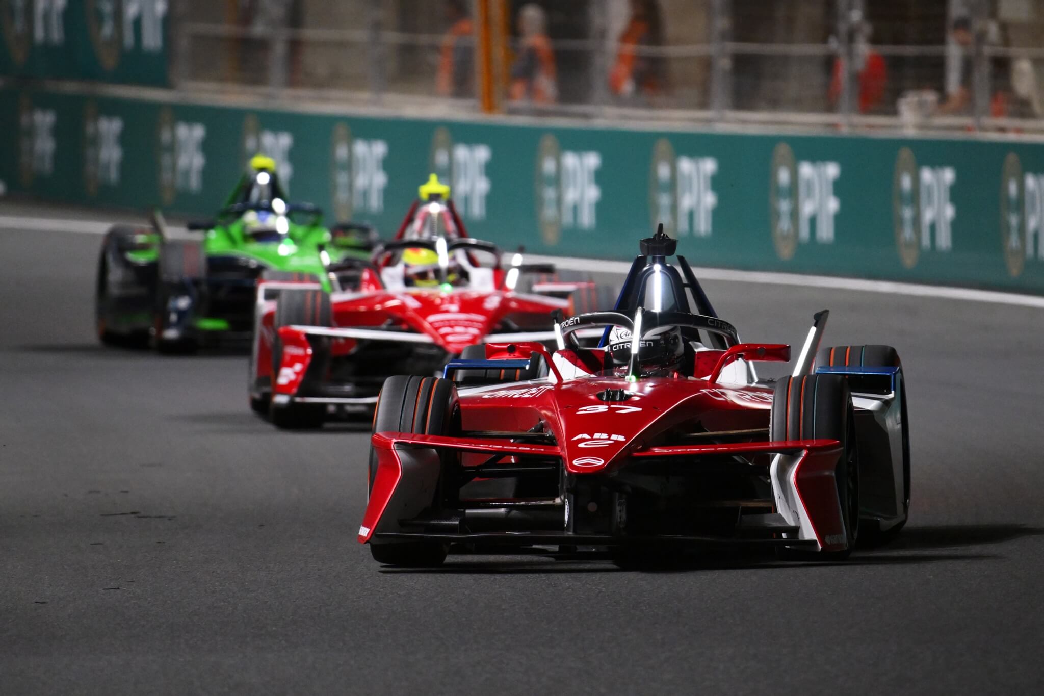 2026-Jeddah-E-Prix-Nick-Cassidy-Citroen-leading-Oliver-Rowland-Nissan-Sebastien-Buemi-Envision