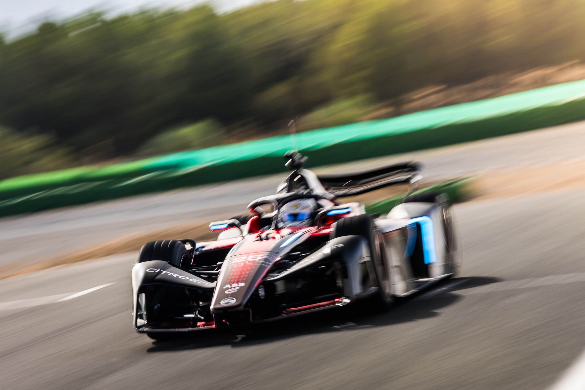 Jean-Eric-Vergne-Citroen-Gen4-test-driving-blur-cropped