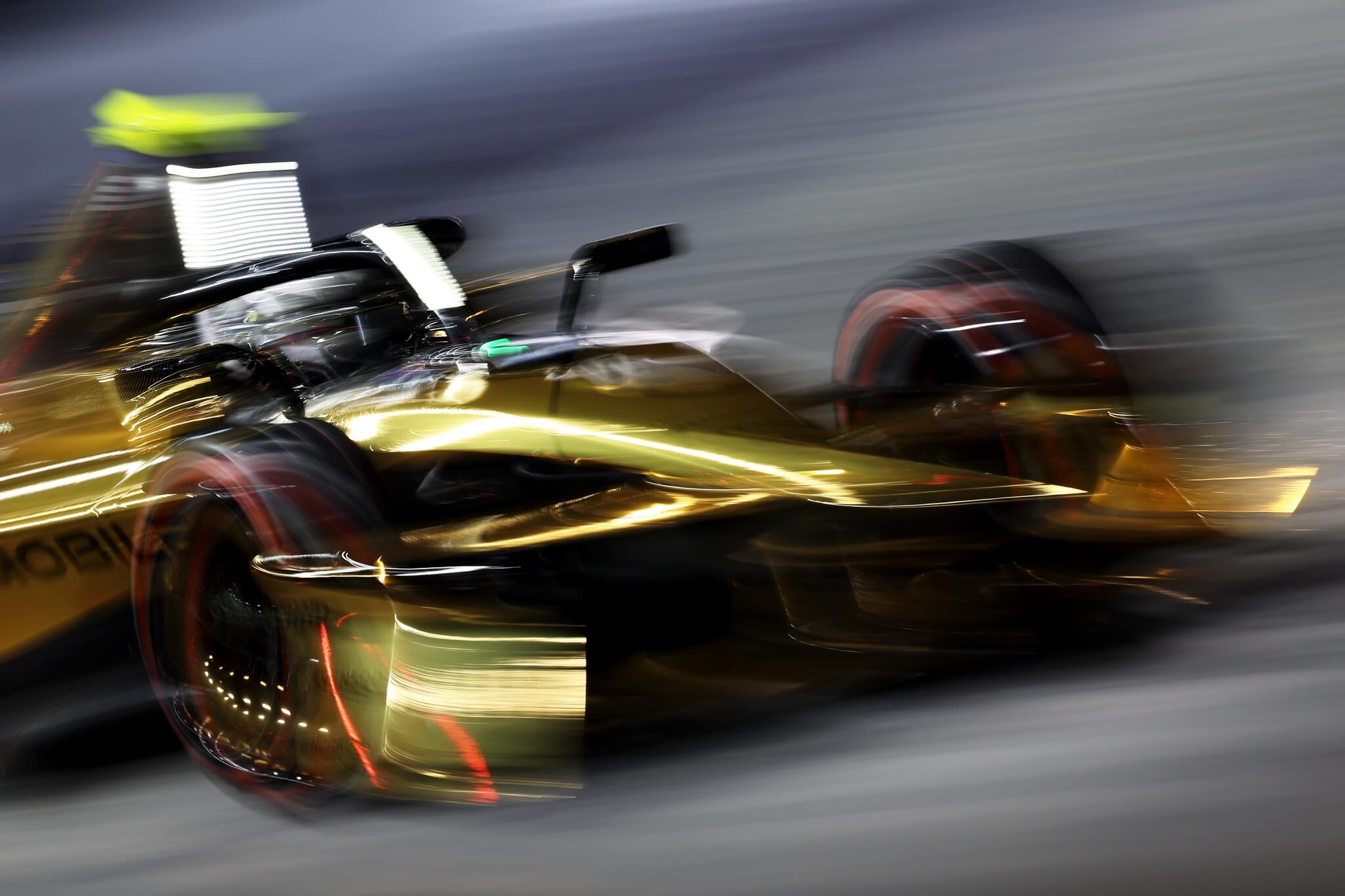 Max-Günther-DS-Penske-London-blur