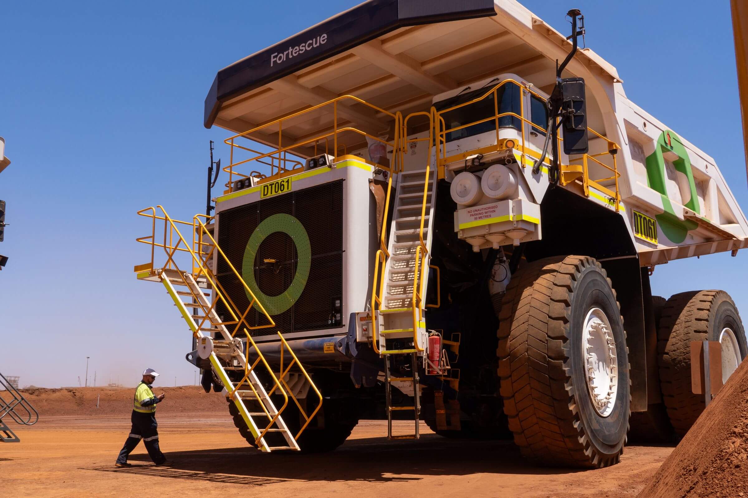 Fortescue-Liebherr-T264