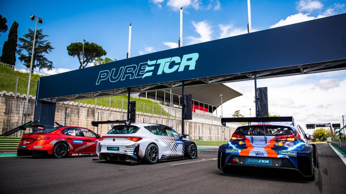 Pure-ETCR-Cars-on-Grid